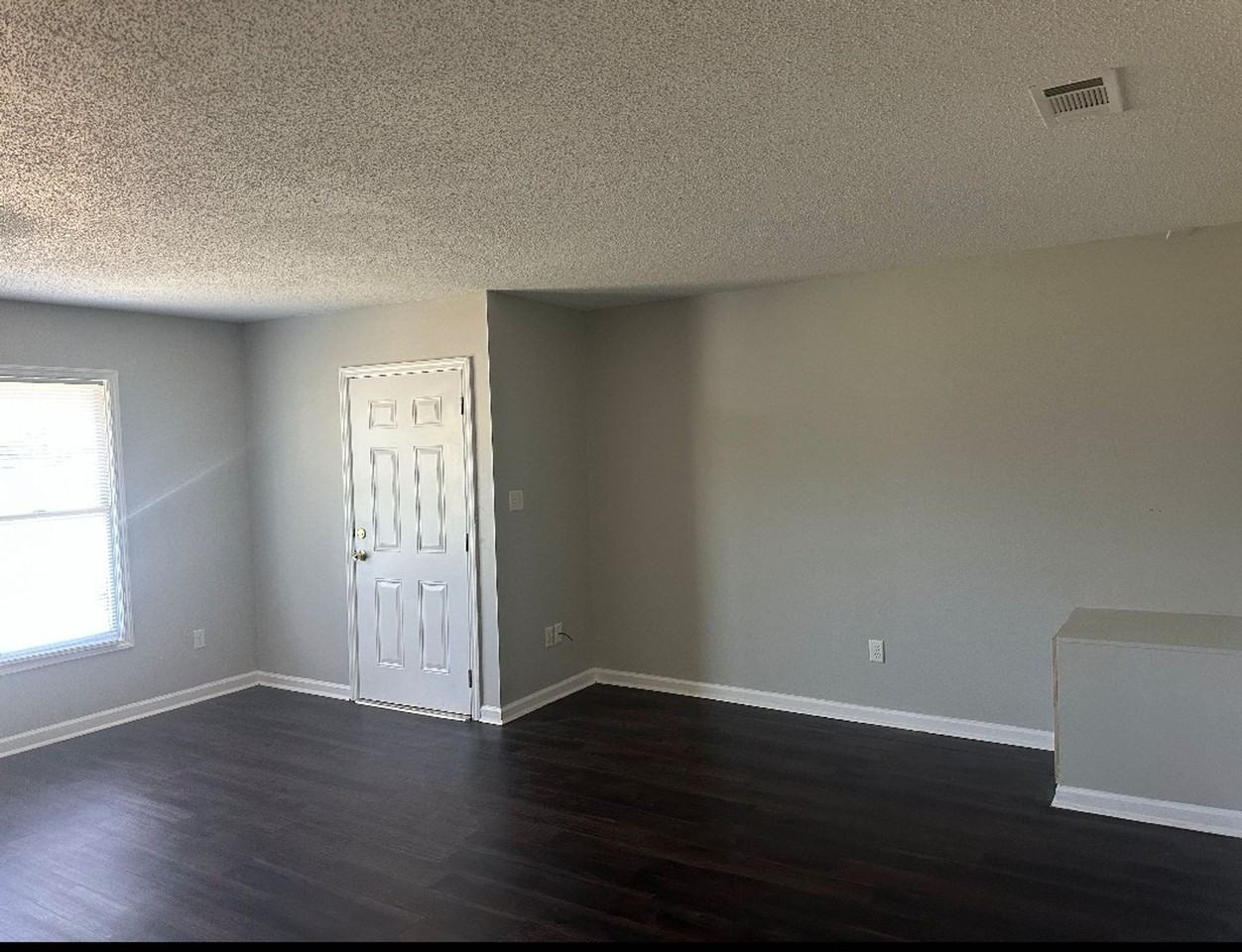 317 Station Crossing Dr Apt B - Photo 5 of 12