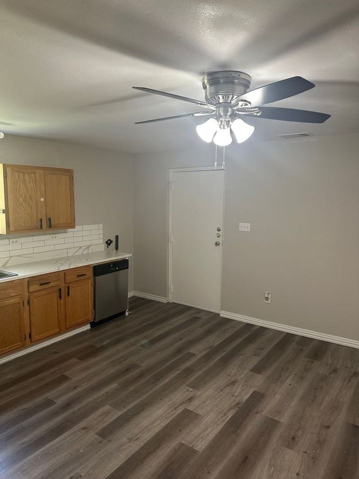 8280 State Highway 78 N #2 - Photo 5 of 21