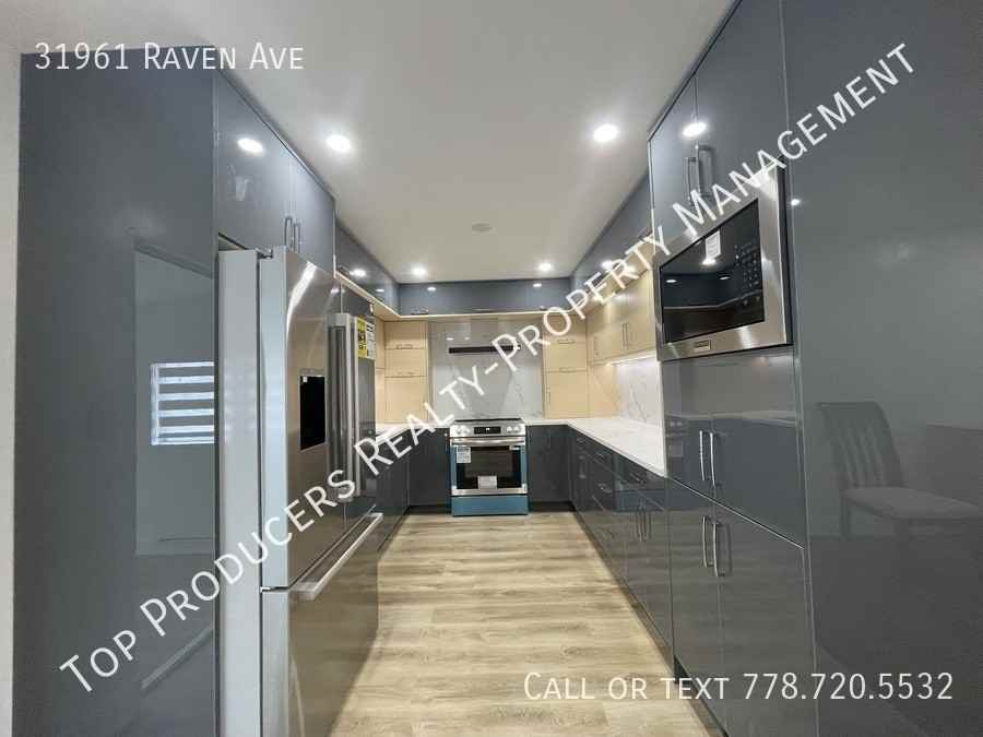 31961 Raven Ave - Photo 3 of 21