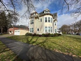 176 S Chestnut St - Photo 1 of 1