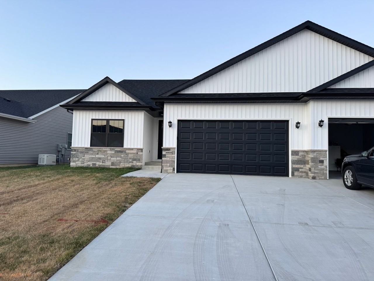 4603 Lasalle Ct - Photo 3 of 31