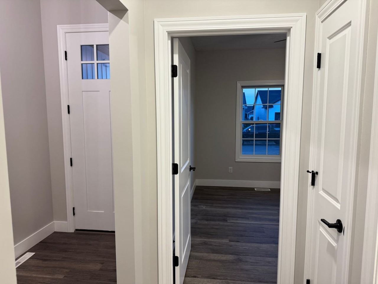 4603 Lasalle Ct - Photo 7 of 31