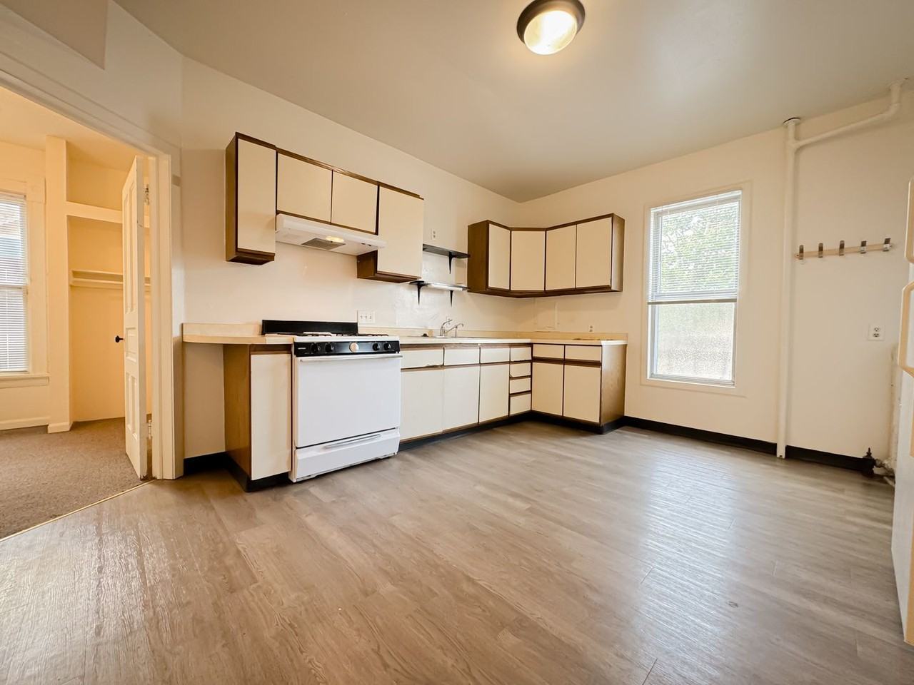 522 E. Main Street - Photo 7 of 29