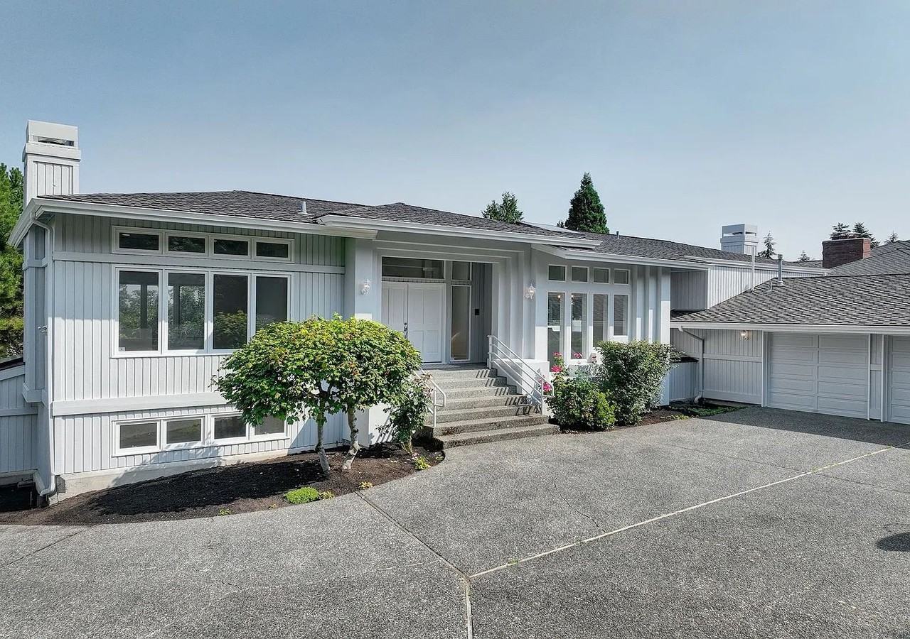 9025 Ne 26th St - Photo 3 of 32