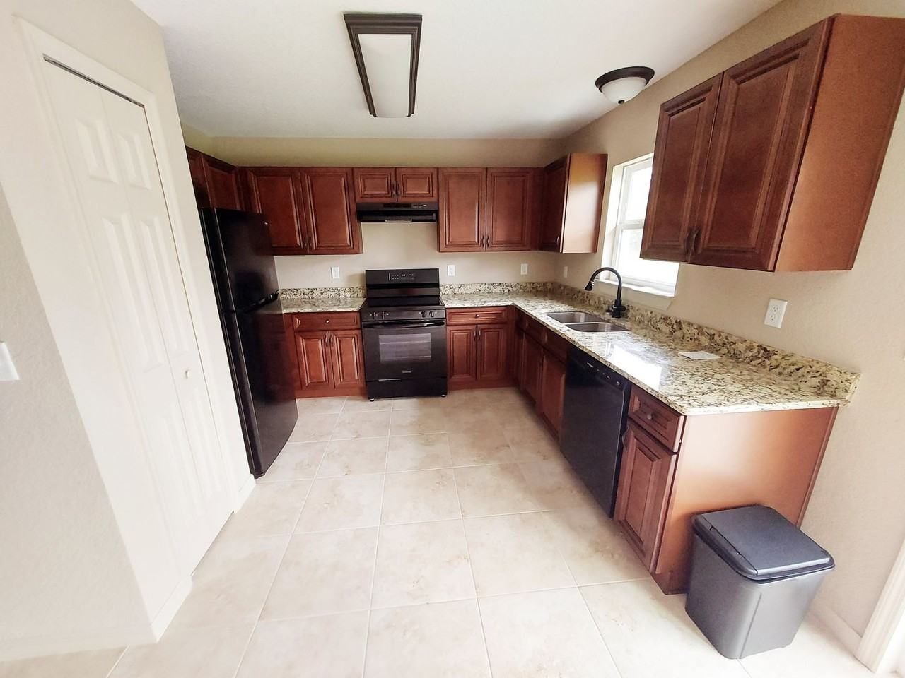 2970 Sw 162nd Street Rd - Photo 3 of 10