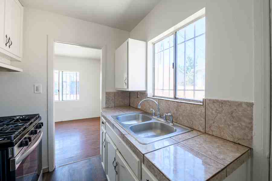 1117 E 71st St #1121-5 - Photo 2 of 13