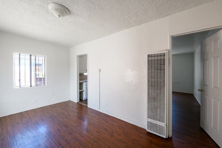 1117 E 71st St #1121-5 - Photo 3 of 13