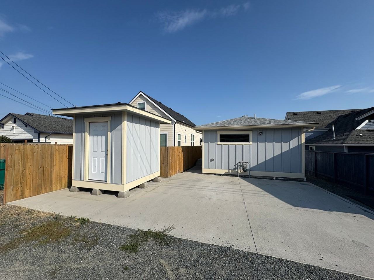 805 24th St - Photo 2 of 16