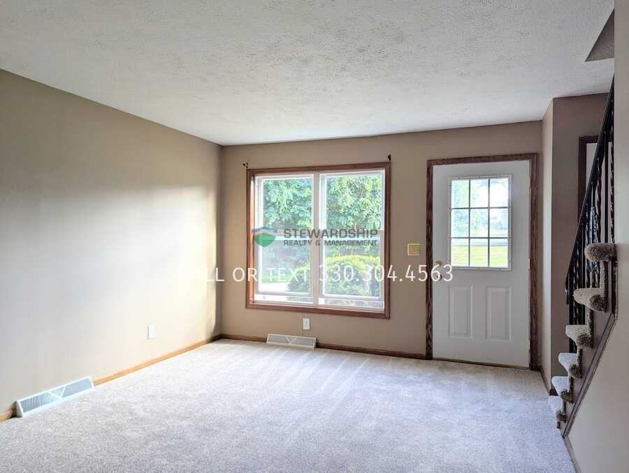 151 Elm St Ne - Photo 3 of 15