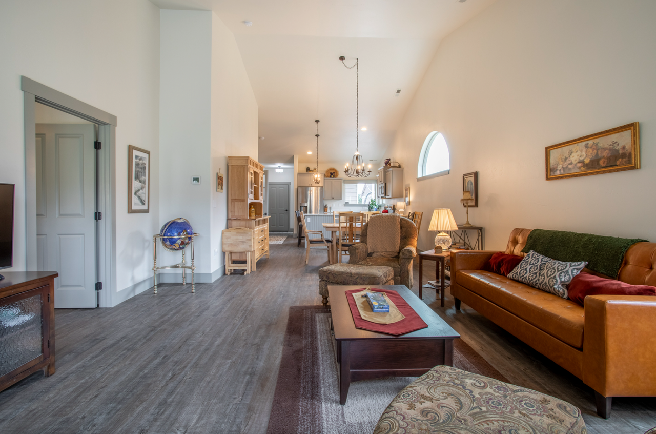 281 West Nicklaus Avenue - Photo 6 of 18