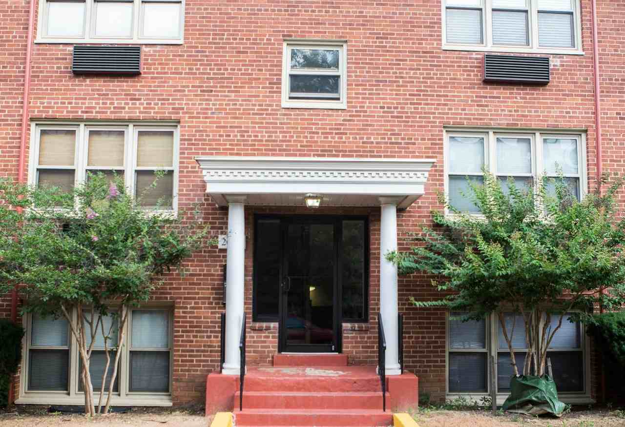 2036 North Woodrow Street, Unit 3 - Photo 2 of 21