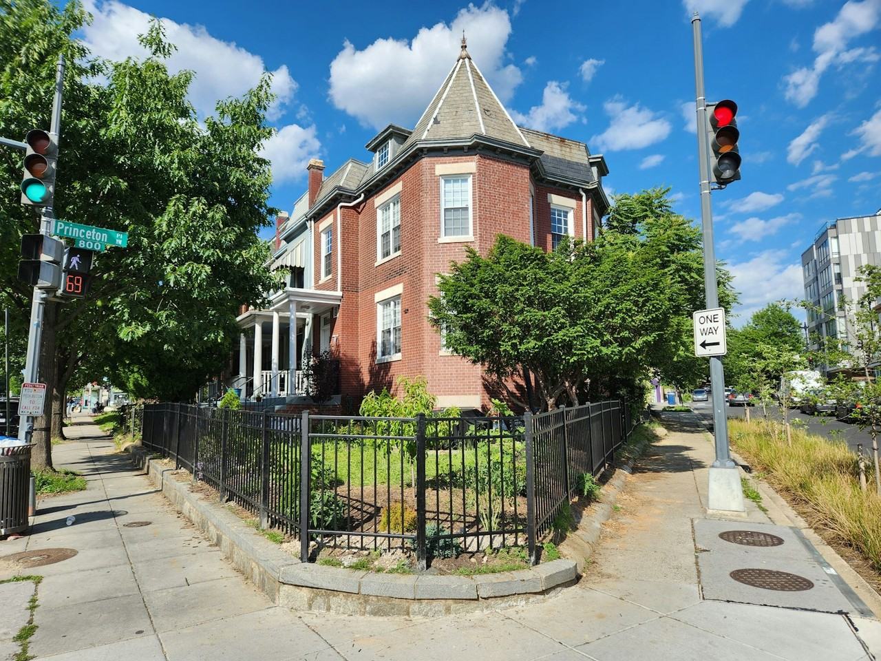 3647 New Hampshire Ave NW - Photo 2 of 8