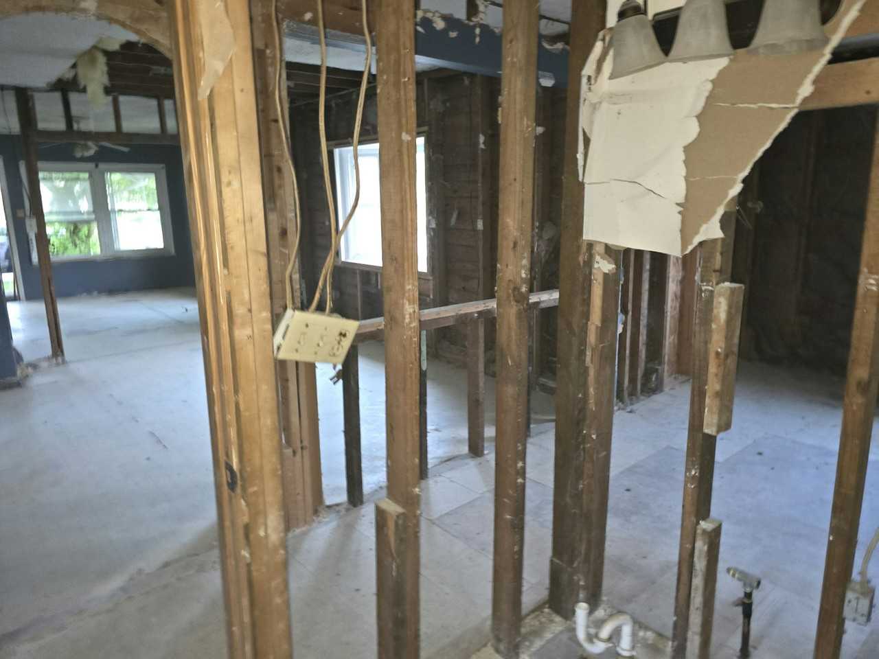 728 Schirmeyer Street - Photo 7 of 14