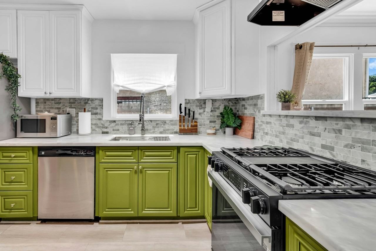 4239 Cherokee Avenue - Photo 3 of 22