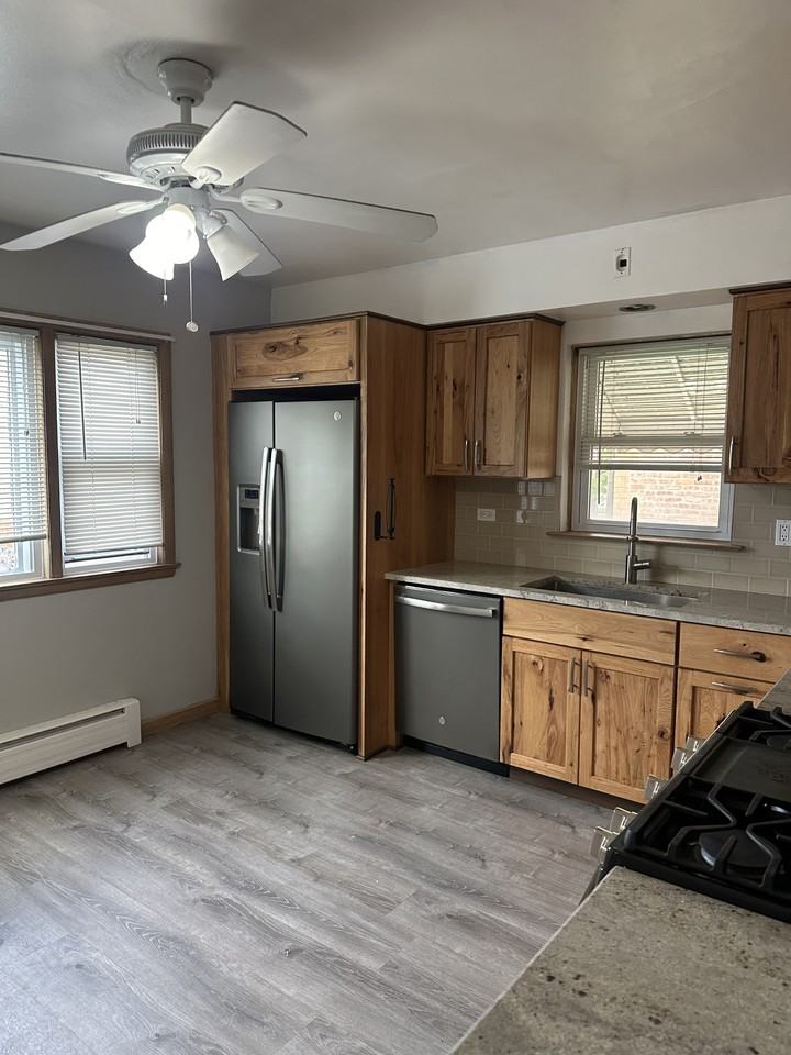 6408 West Raven Street - Photo 3 of 13