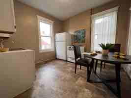 featured image of 206 Walnut St