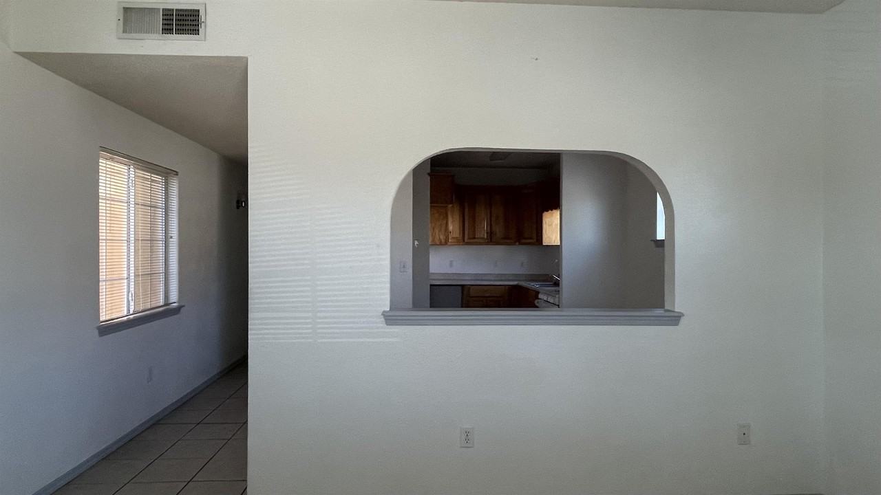 2717 Idalia Avenue Unit A - Photo 4 of 18