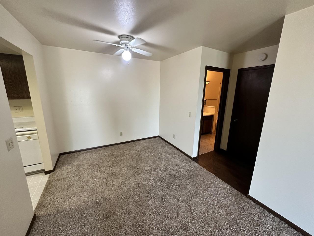 1810 Greenway Cross - Photo 5 of 16