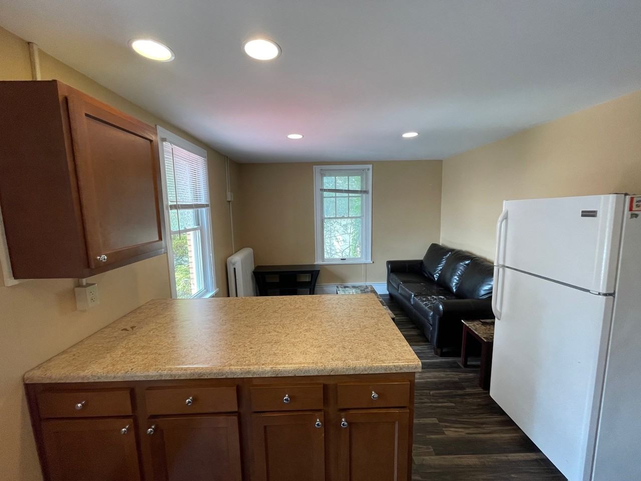 905-909 Gompers Avenue - Photo 2 of 39