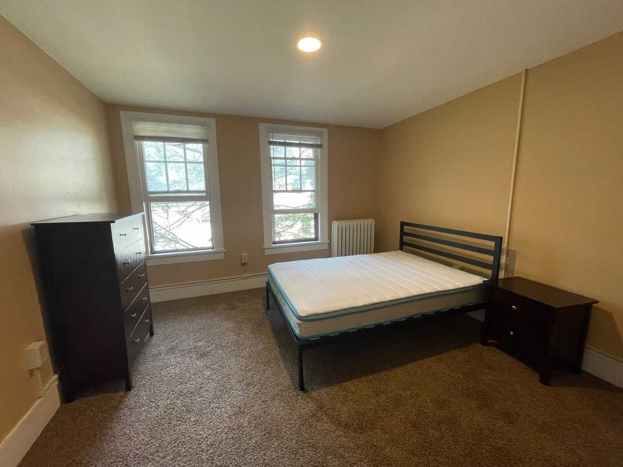 905-909 Gompers Avenue - Photo 4 of 39