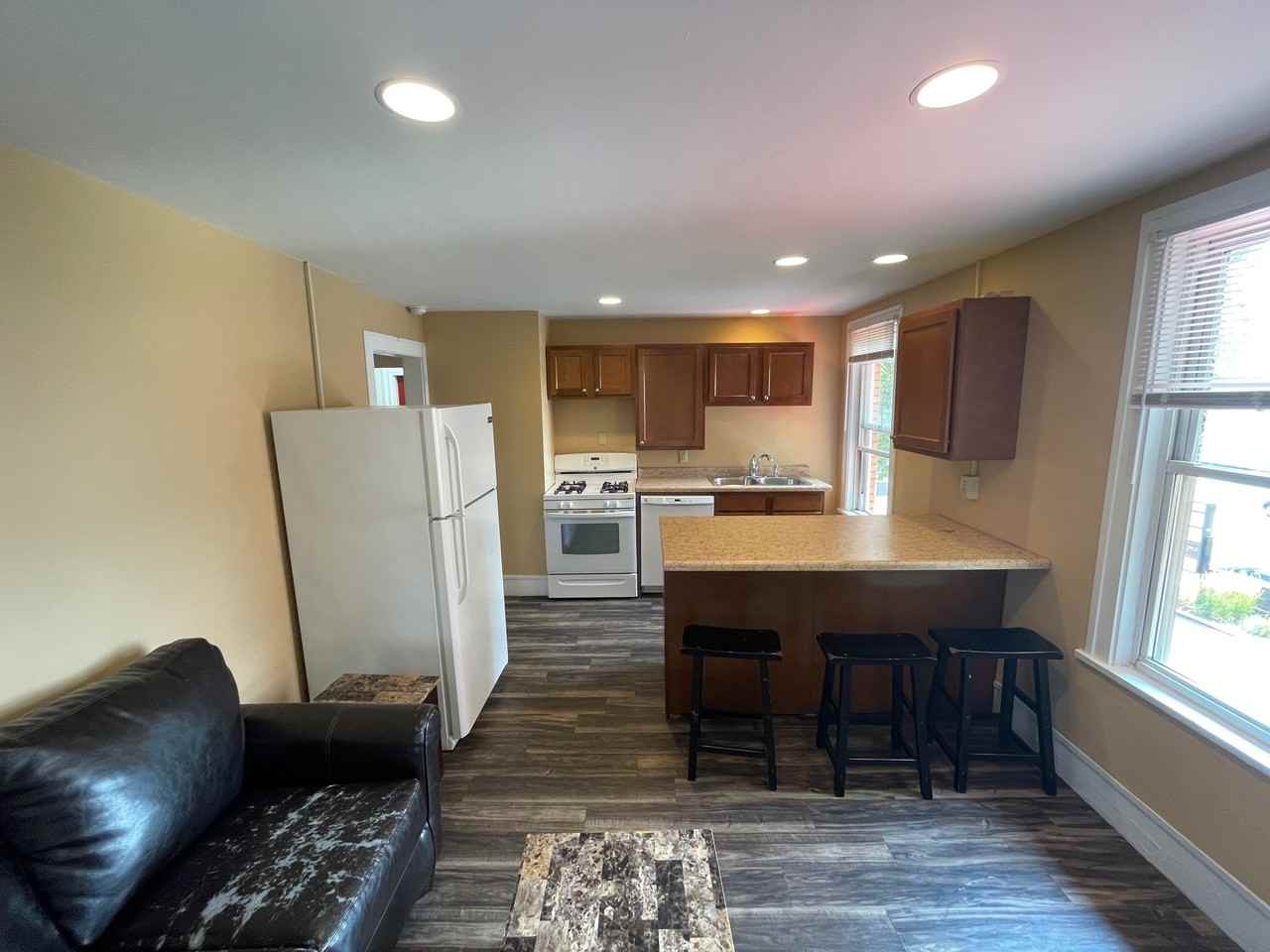 905-909 Gompers Avenue - Photo 7 of 39