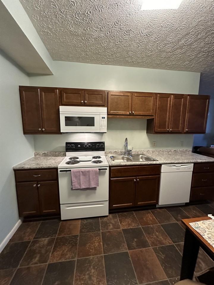 1027 Washington Street - Photo 5 of 49