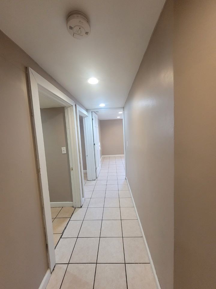 115 N Oklahoma - Photo 3 of 20