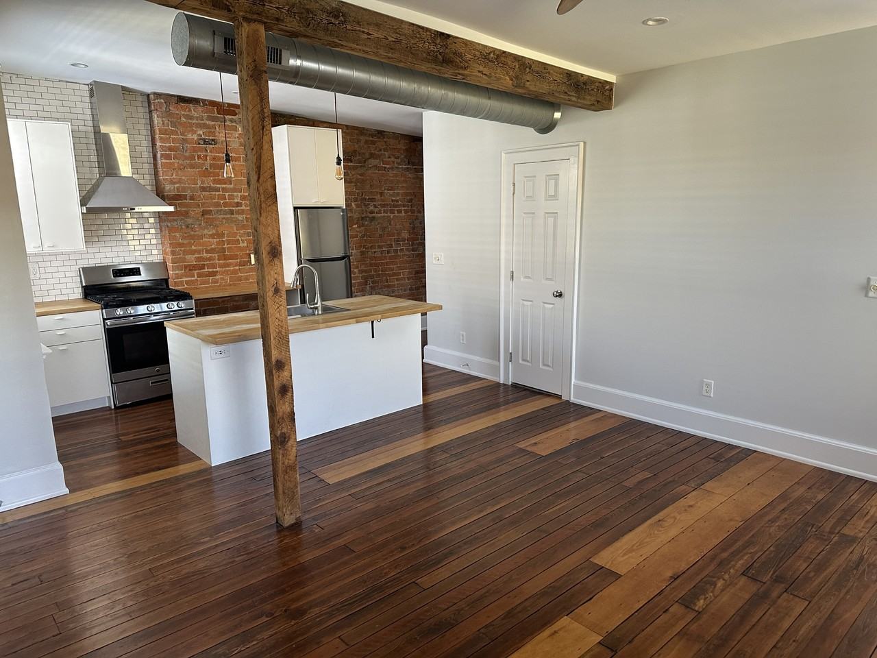 309 East 13th Street - Photo 3 of 28