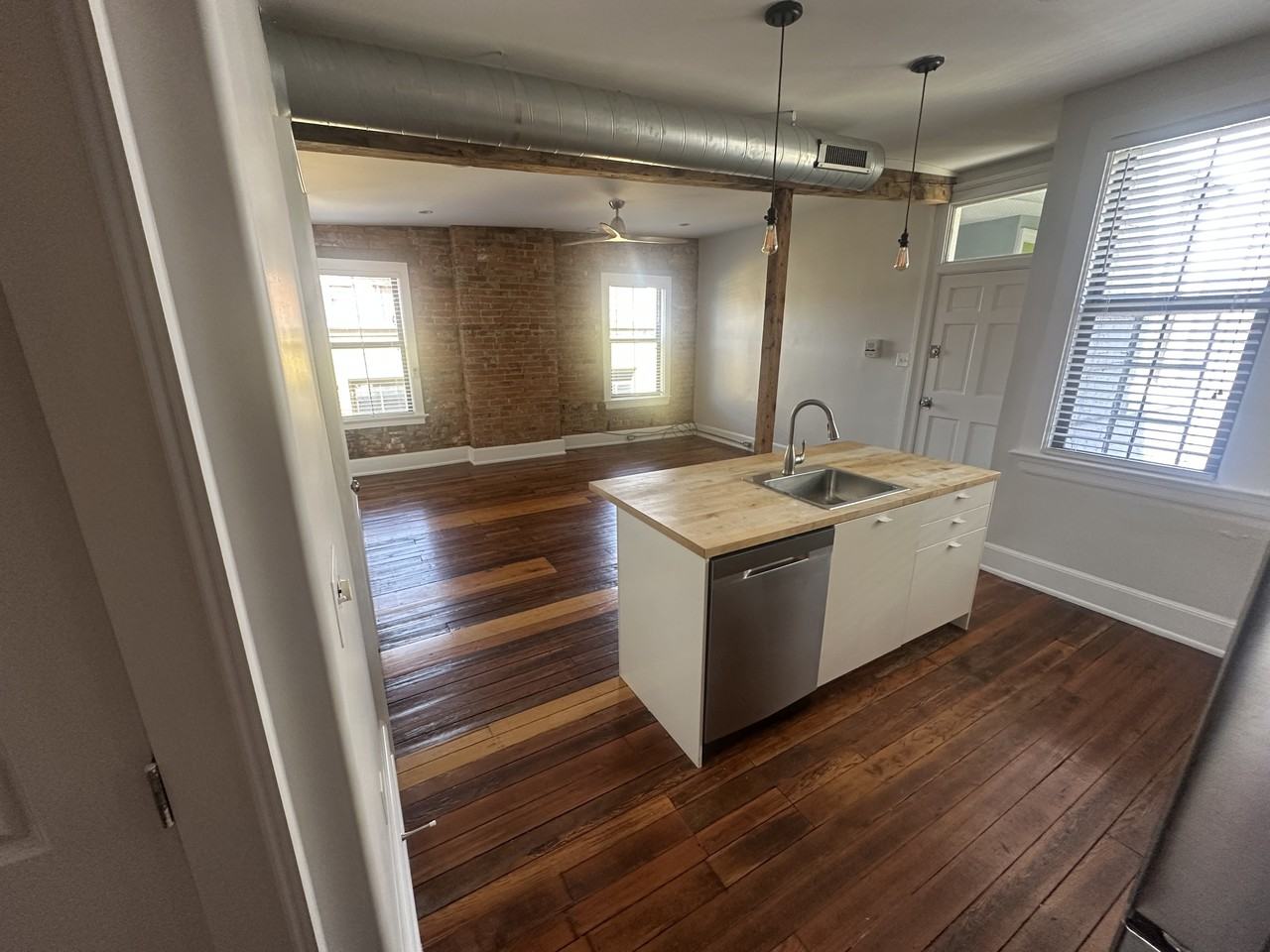 309 East 13th Street - Photo 6 of 28