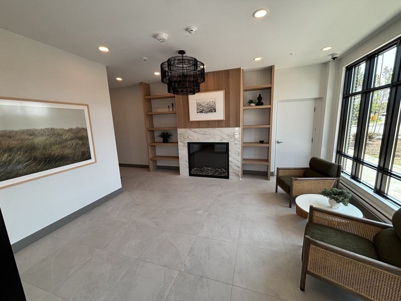 1029 Talbot St - Photo 2 of 29