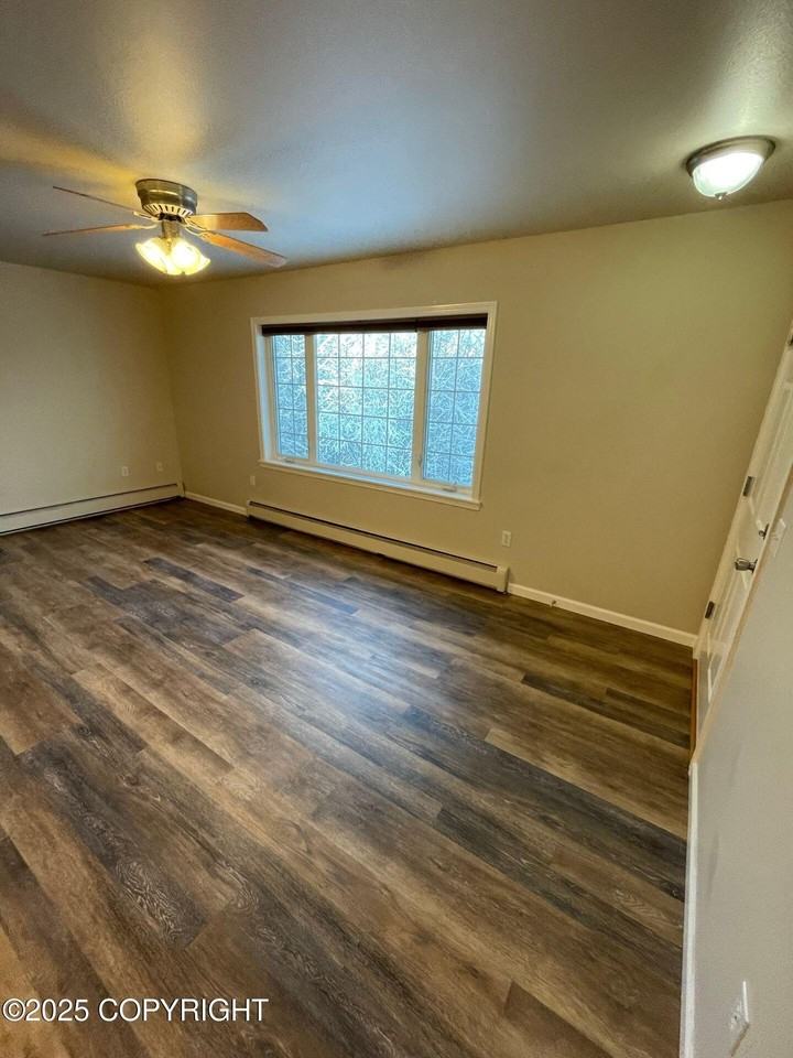 8114 W Donna Marie Ln #4 - Photo 4 of 18