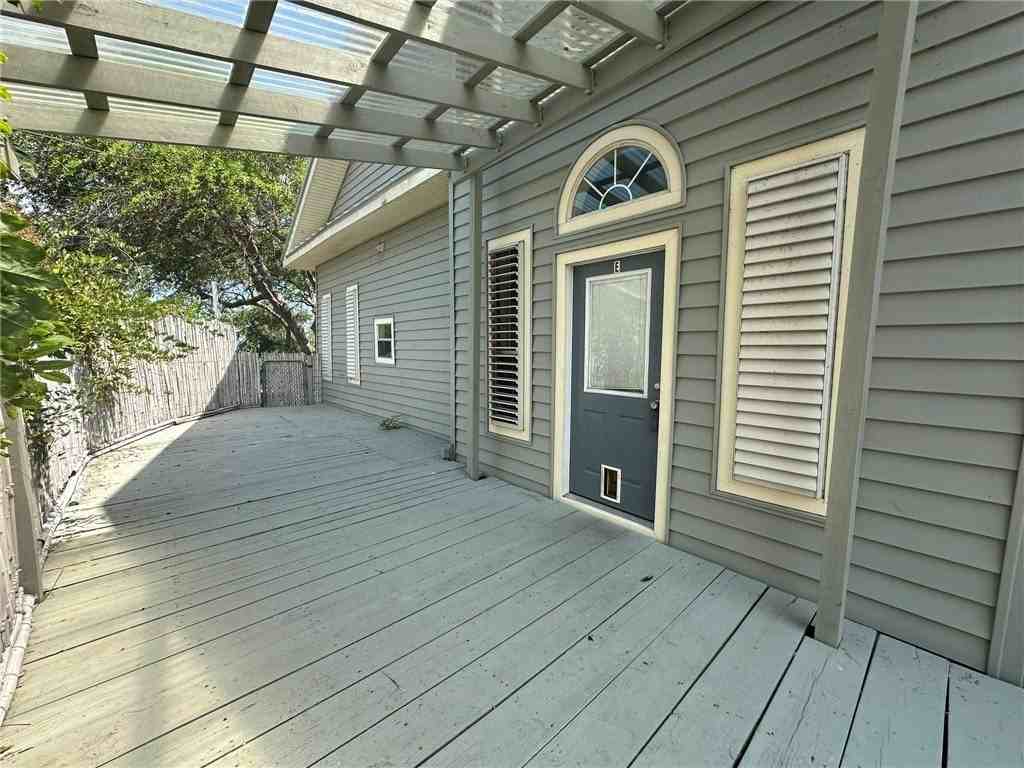 221 Commerce St Apt E #E - Photo 2 of 26