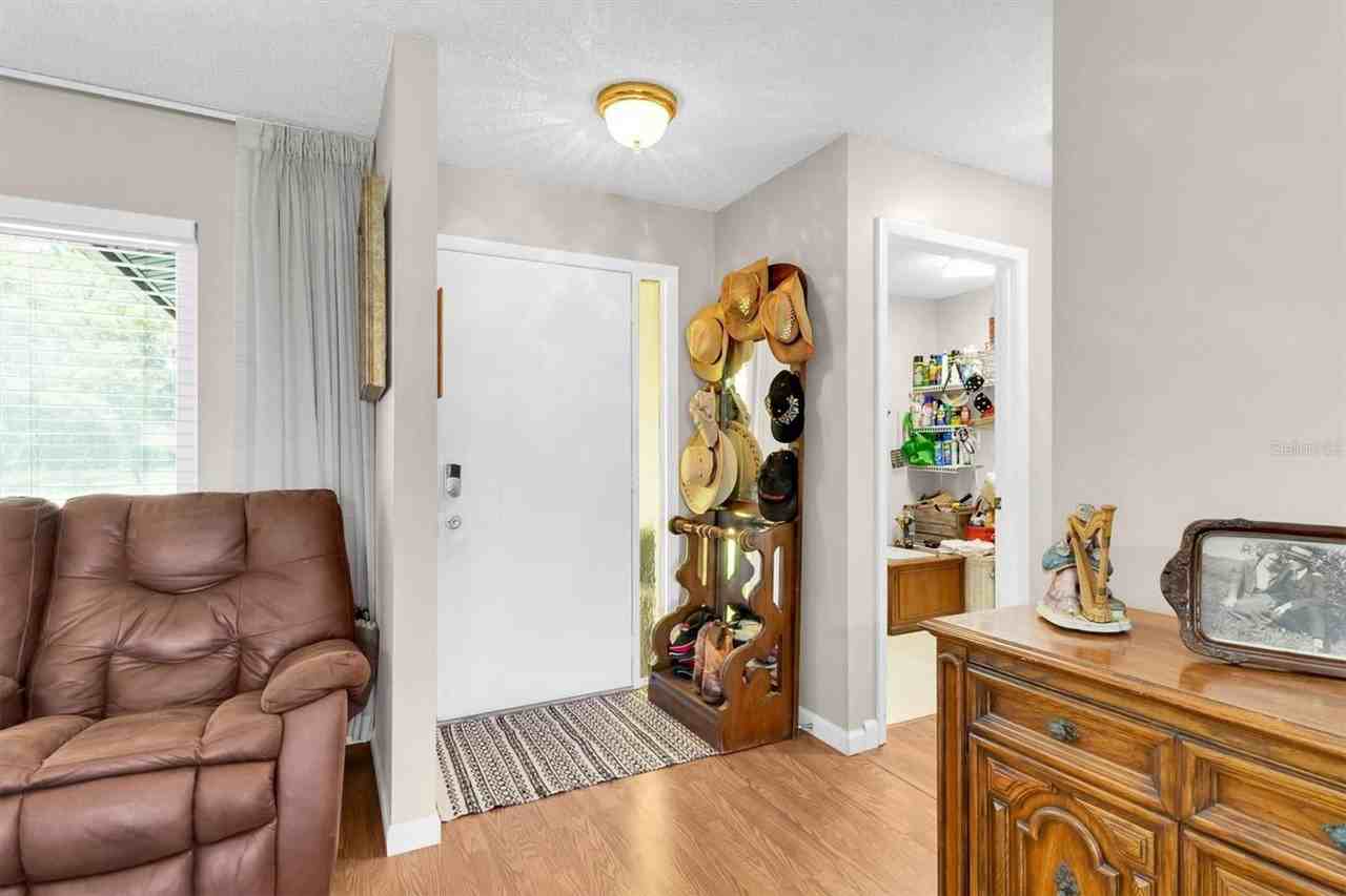 10531 Meadow Hill Drive - Photo 3 of 8