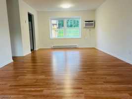 featured image of 7A Hillside Ter #7