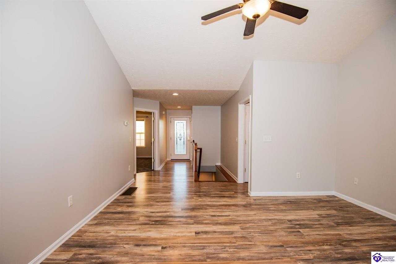 605 Wind Brook Drive - Photo 4 of 26