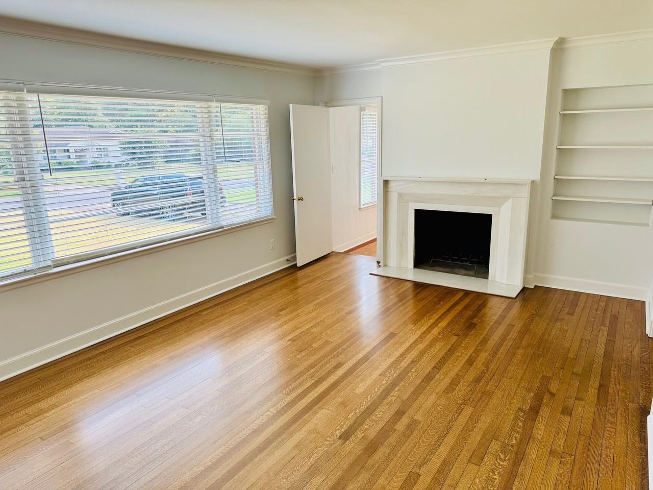 5208 Gwynne Rd - Photo 6 of 23