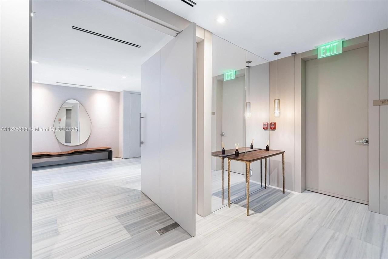 18975 Collins Ave #3802 - Photo 6 of 29