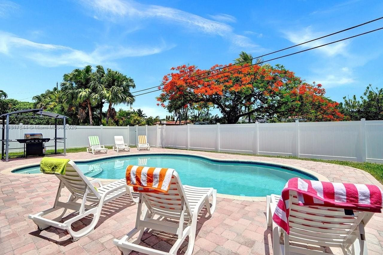 1301 Rodman St - Photo 3 of 48