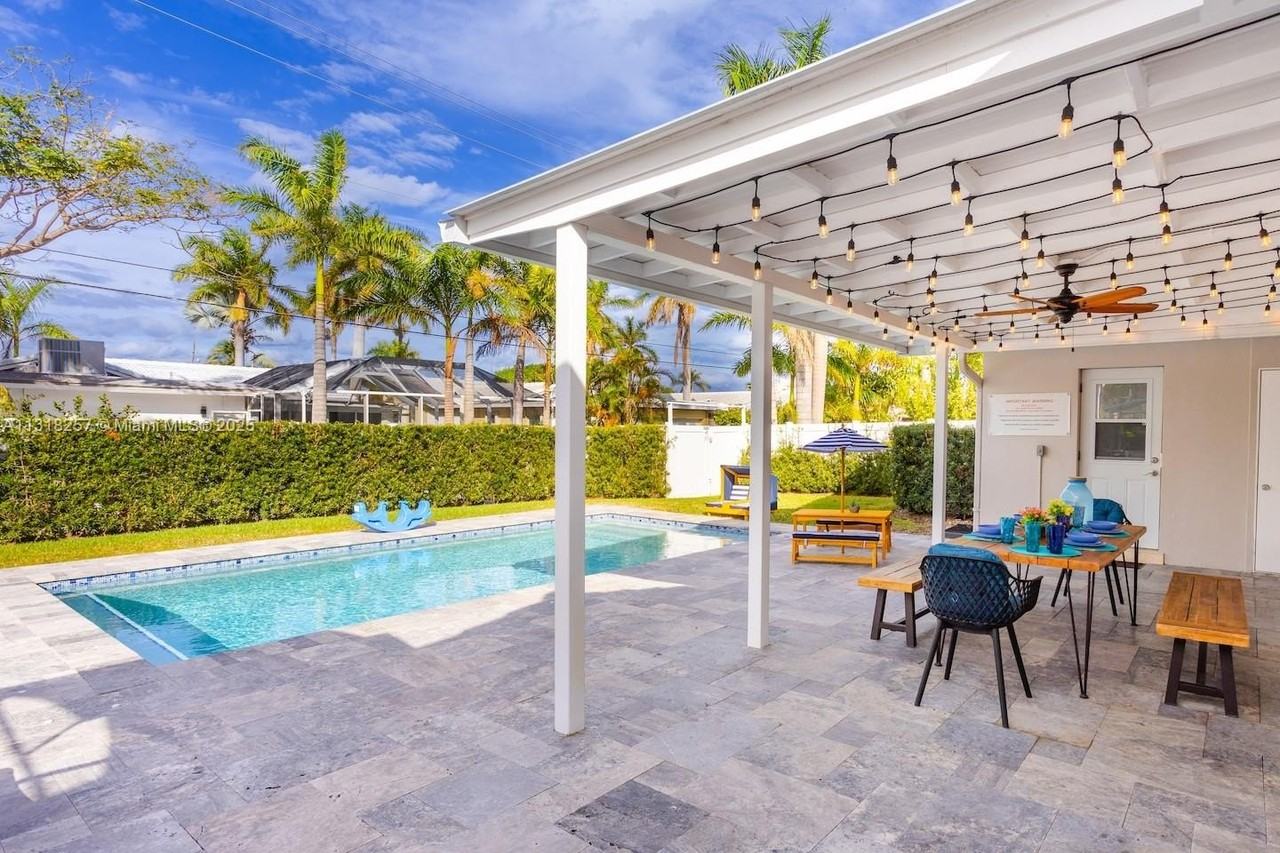 833 Washington St - Photo 3 of 50