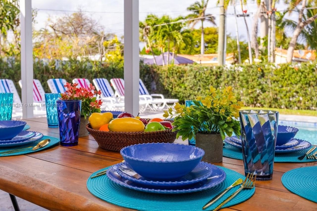 833 Washington St - Photo 6 of 50