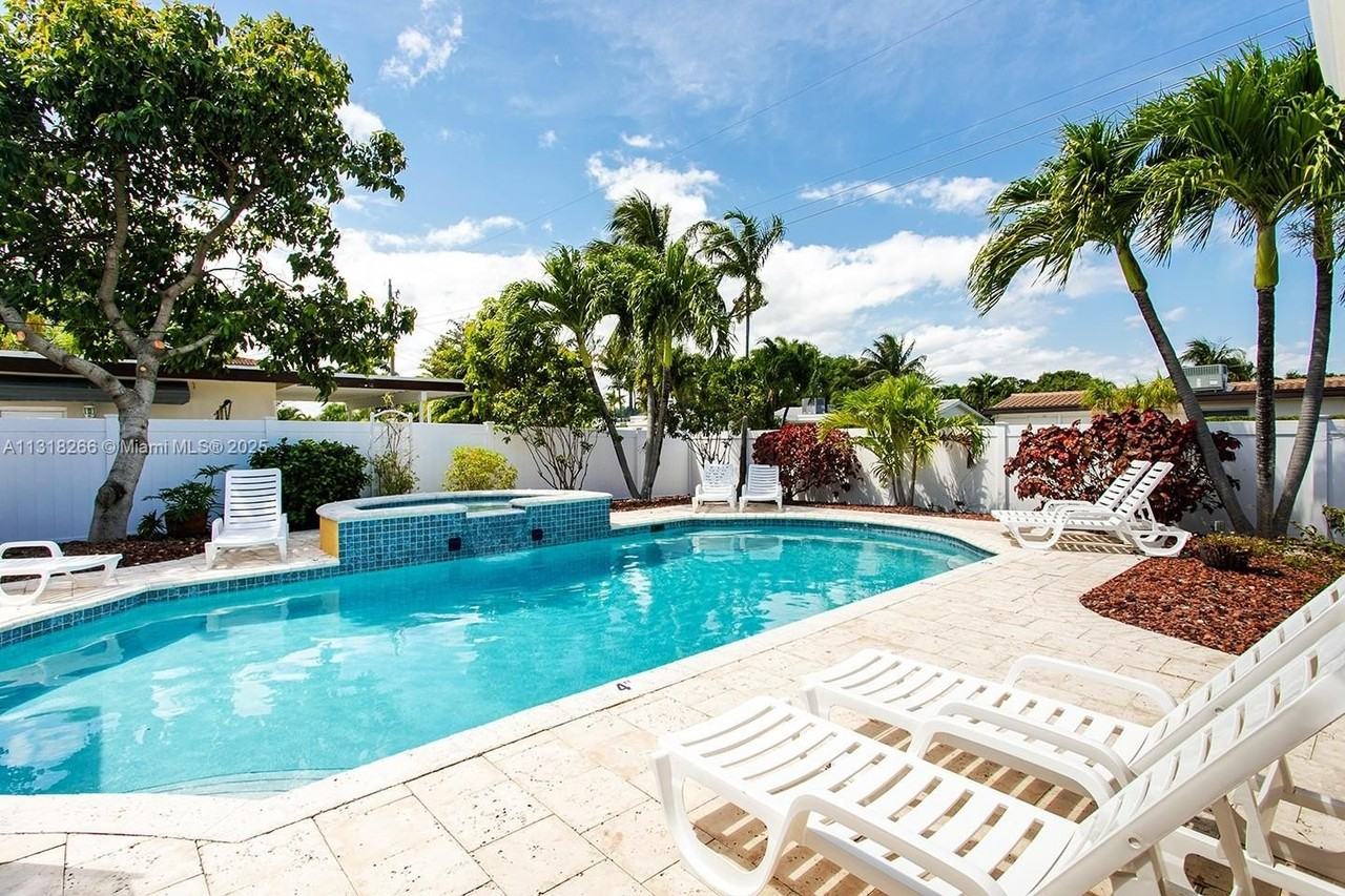 1311 Rodman St - Photo 3 of 42