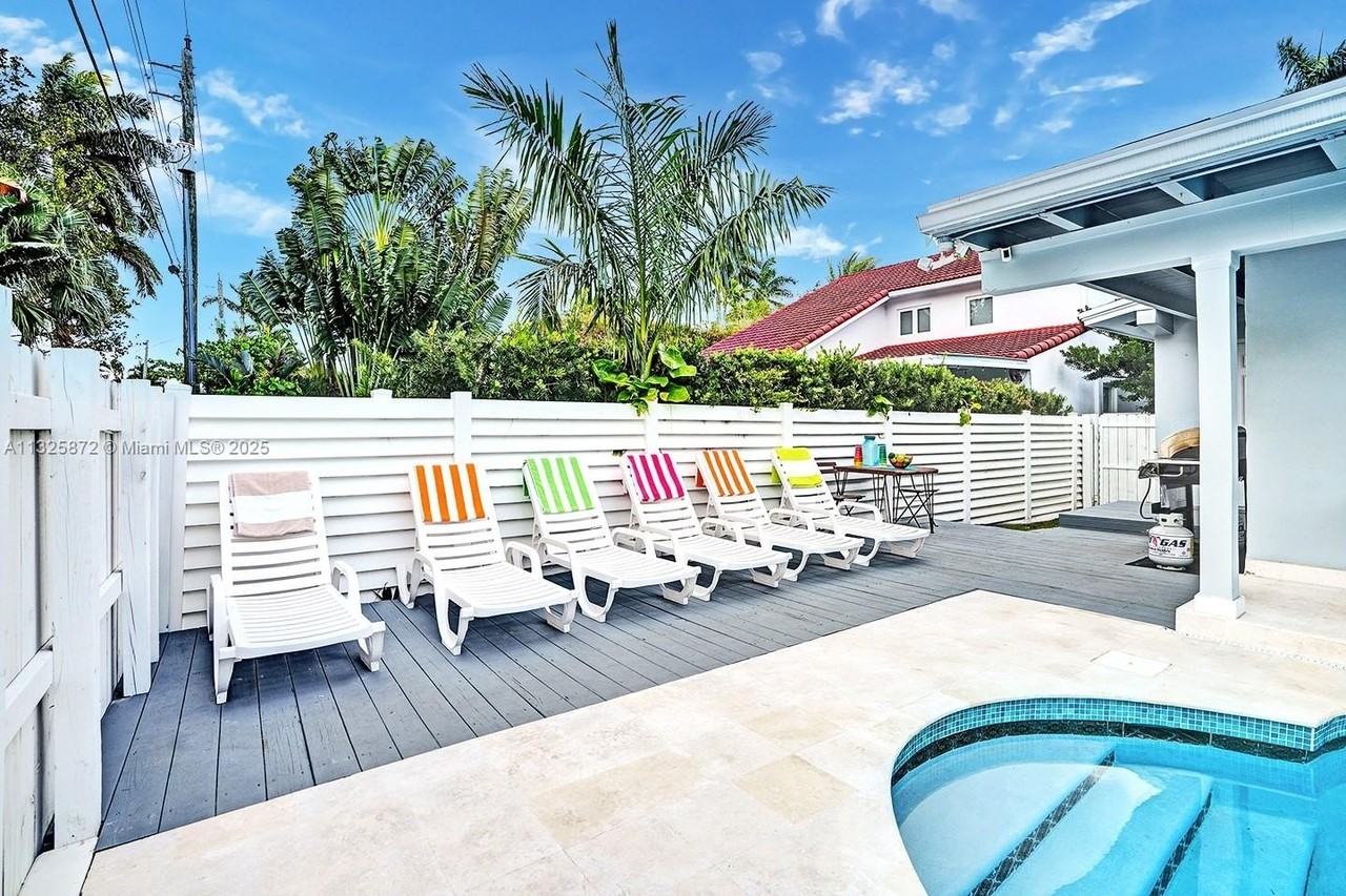 1018 Adams St - Photo 4 of 47