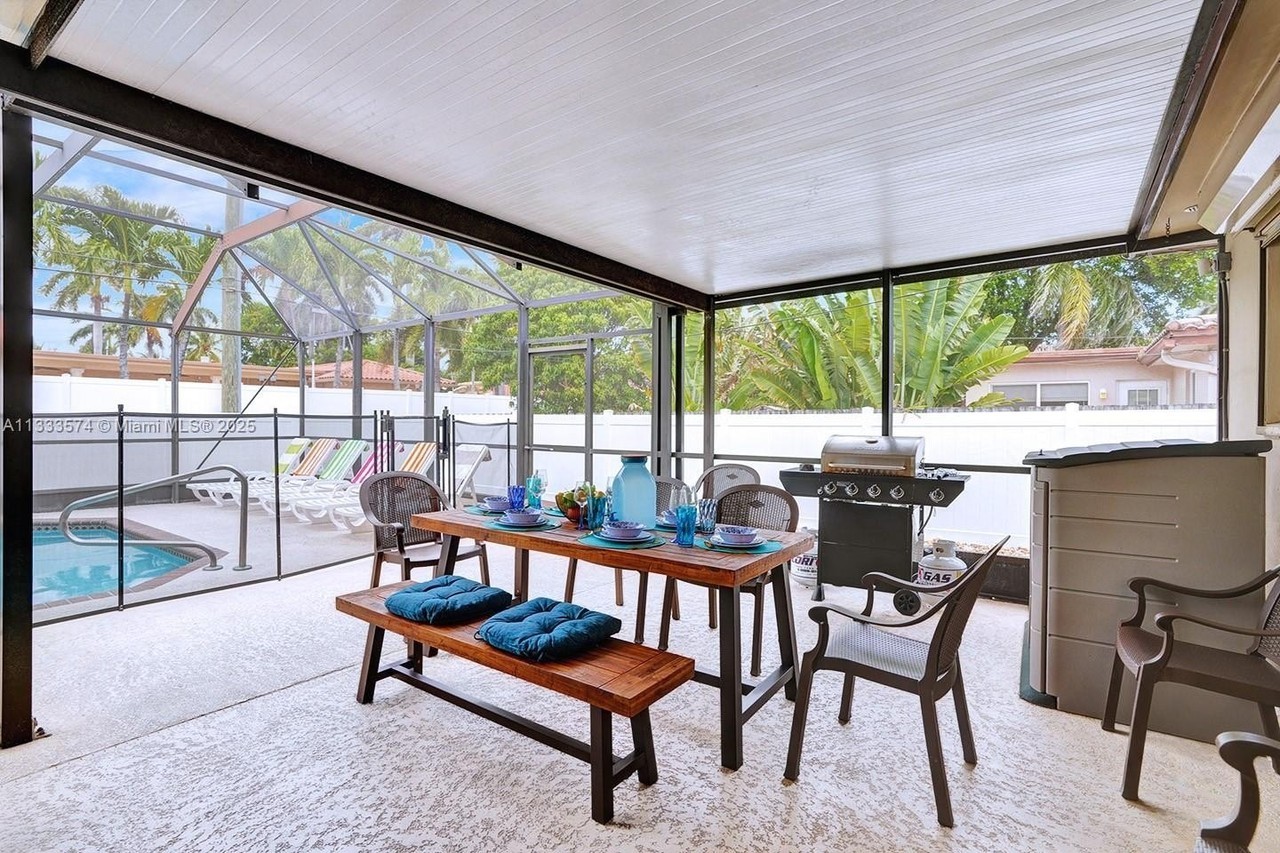 947 Washington St - Photo 7 of 45