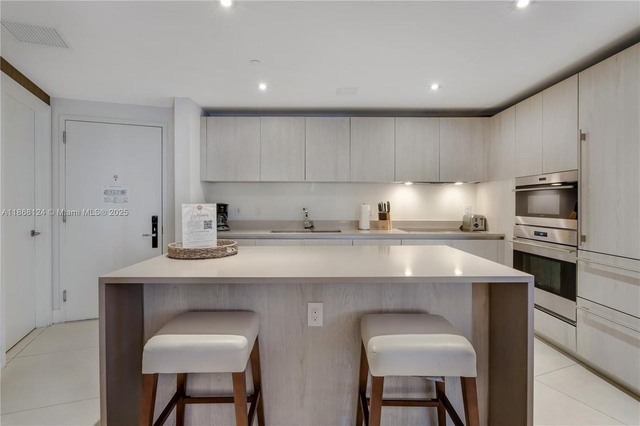 4111 S Ocean Dr #1405 - Photo 4 of 26