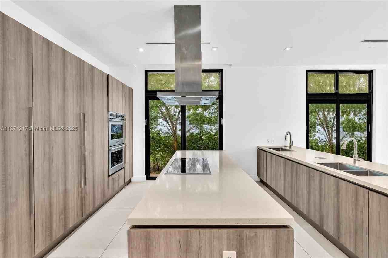 1350 98th St - Photo 3 of 46