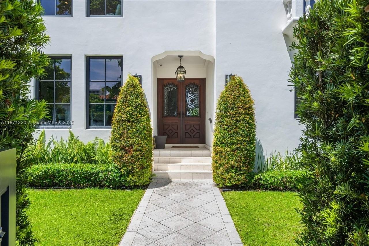 5728 Pine Tree Dr - Photo 4 of 49