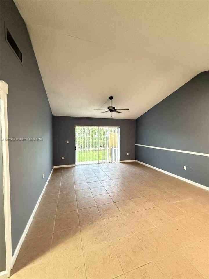 4057 Nw 90th Ave #4057 - Photo 5 of 13