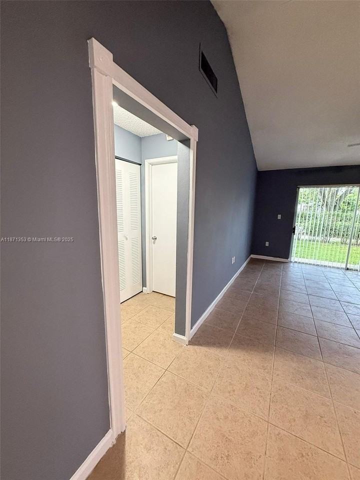 4057 Nw 90th Ave #4057 - Photo 6 of 13