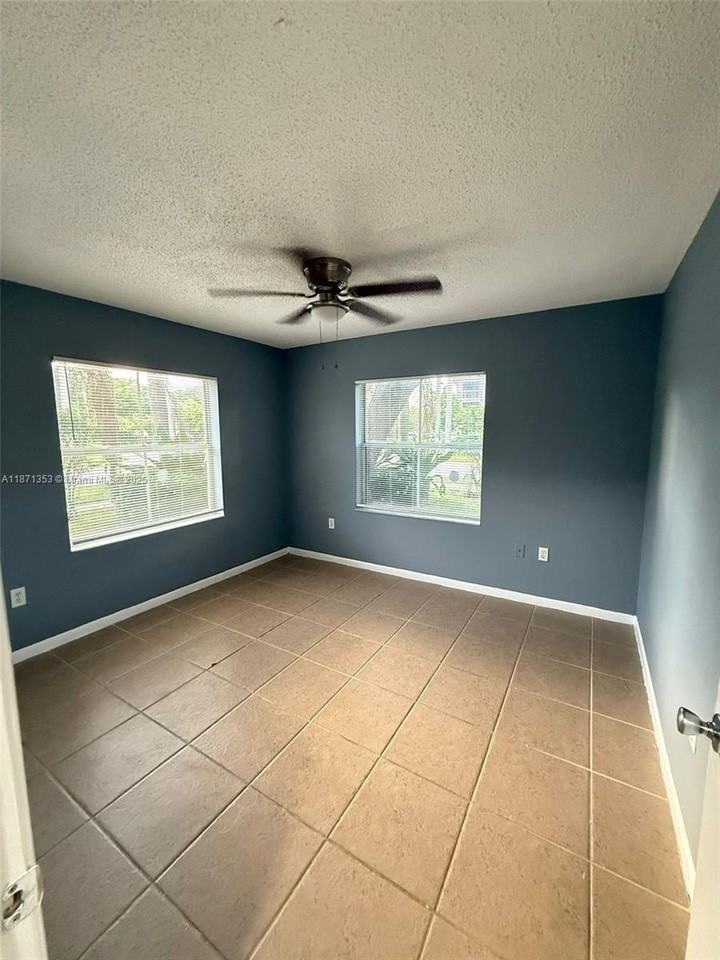 4057 Nw 90th Ave #4057 - Photo 7 of 13