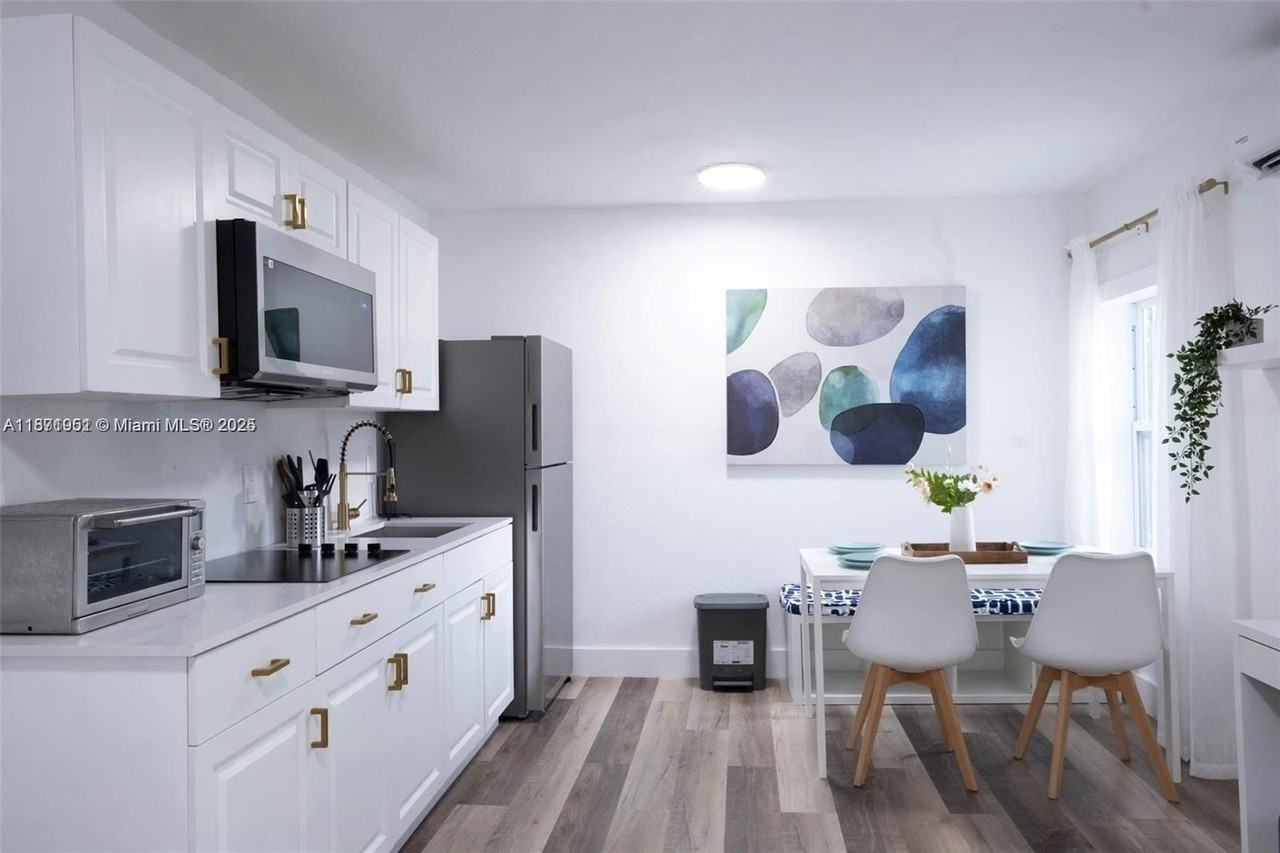 790 Nw 60th St #1 - Photo 3 of 18